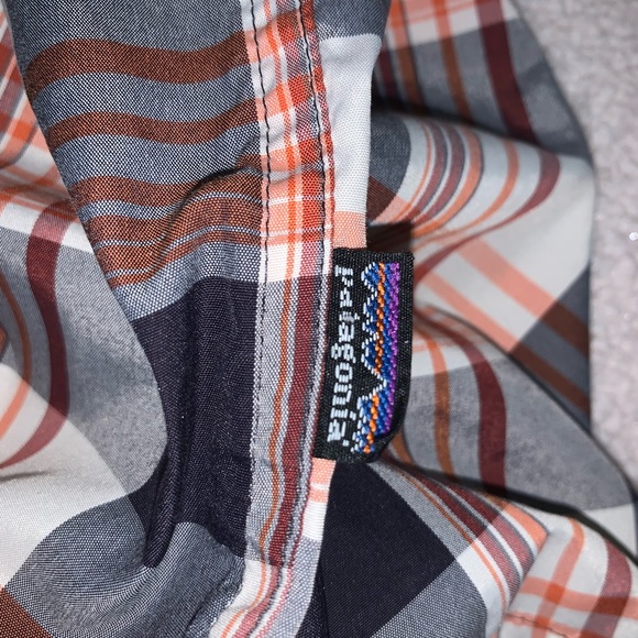 Patagonia Men’s Organic Cotton Plaid Button Up - Picture 8 of 8